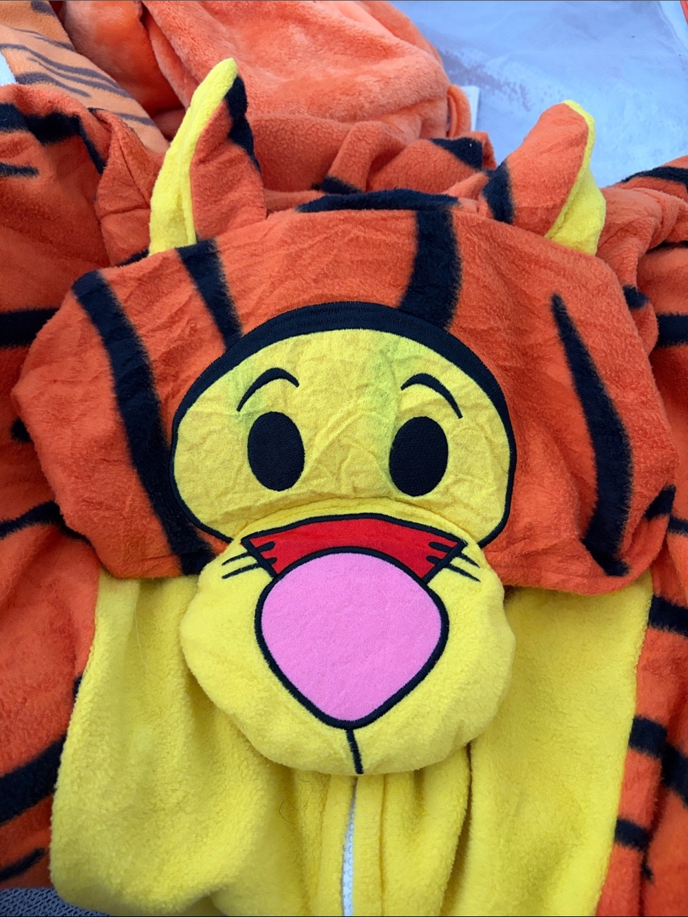 Tigger Onesie Costume Pajamas - Picture 2 of 6